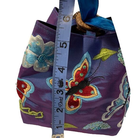 Silk bucket purse with embroidered butterflies, iridescent blueish purple - Picture 10 of 10
